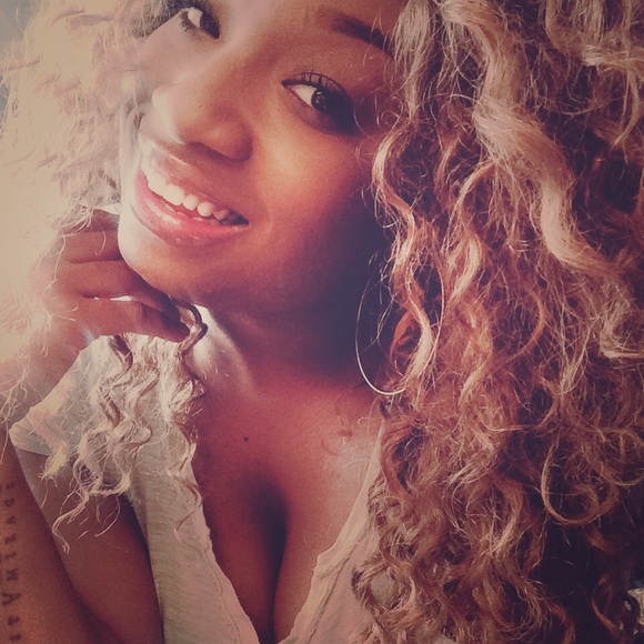 Meet your Posh’nista, Krystal! - Picture 1 of 1